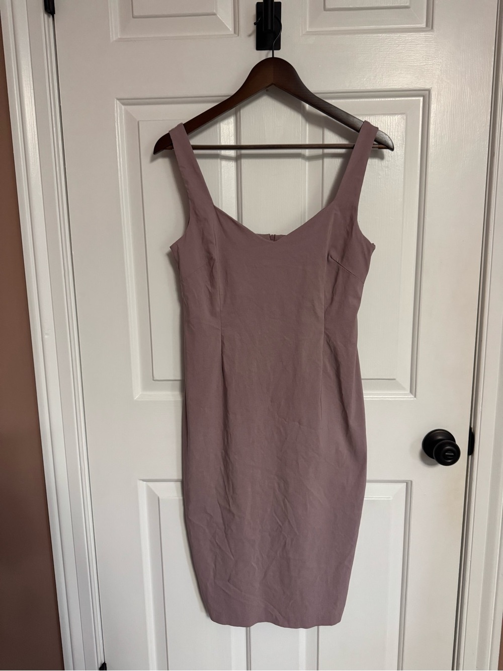 Sleek Sleeveless Midi Dress in Mauve